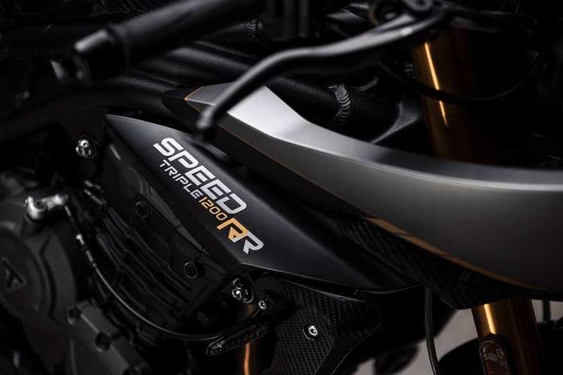 Breitling 攜手 Triumph 打造第三回全新聯名錶款與重機