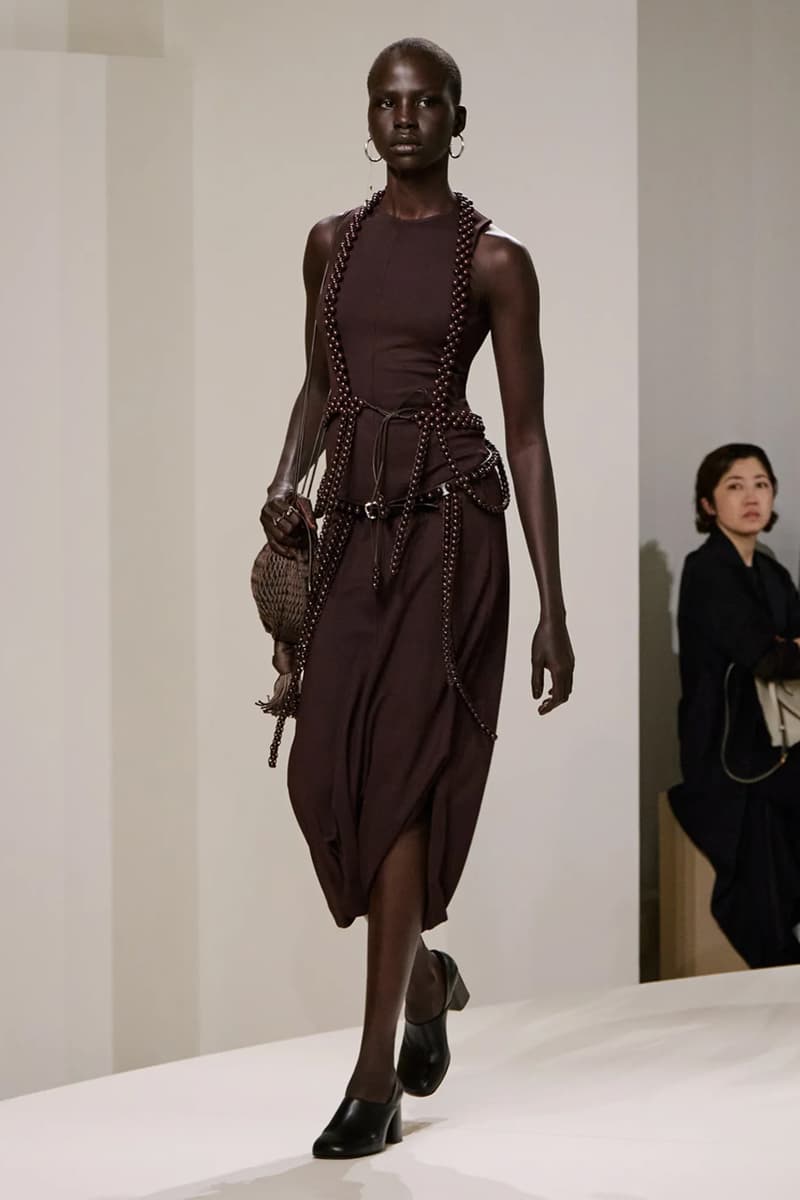 LEMAIRE 發佈 2025 春夏系列大秀