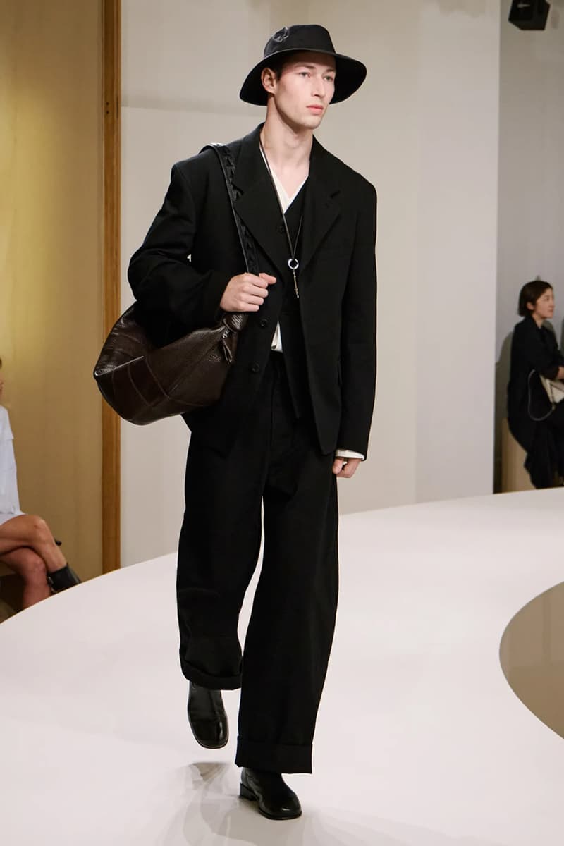 LEMAIRE 發佈 2025 春夏系列大秀