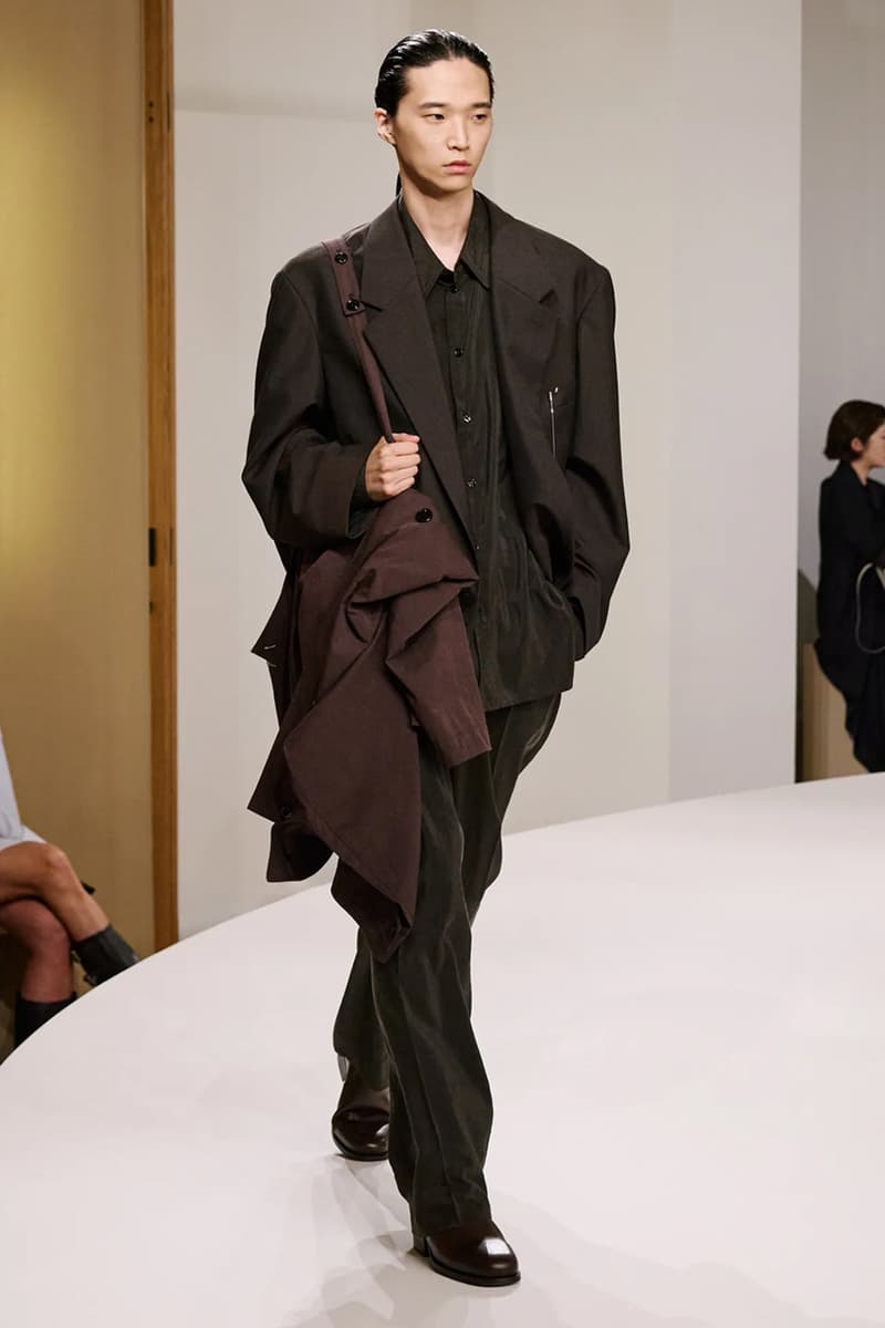 LEMAIRE 發佈 2025 春夏系列大秀