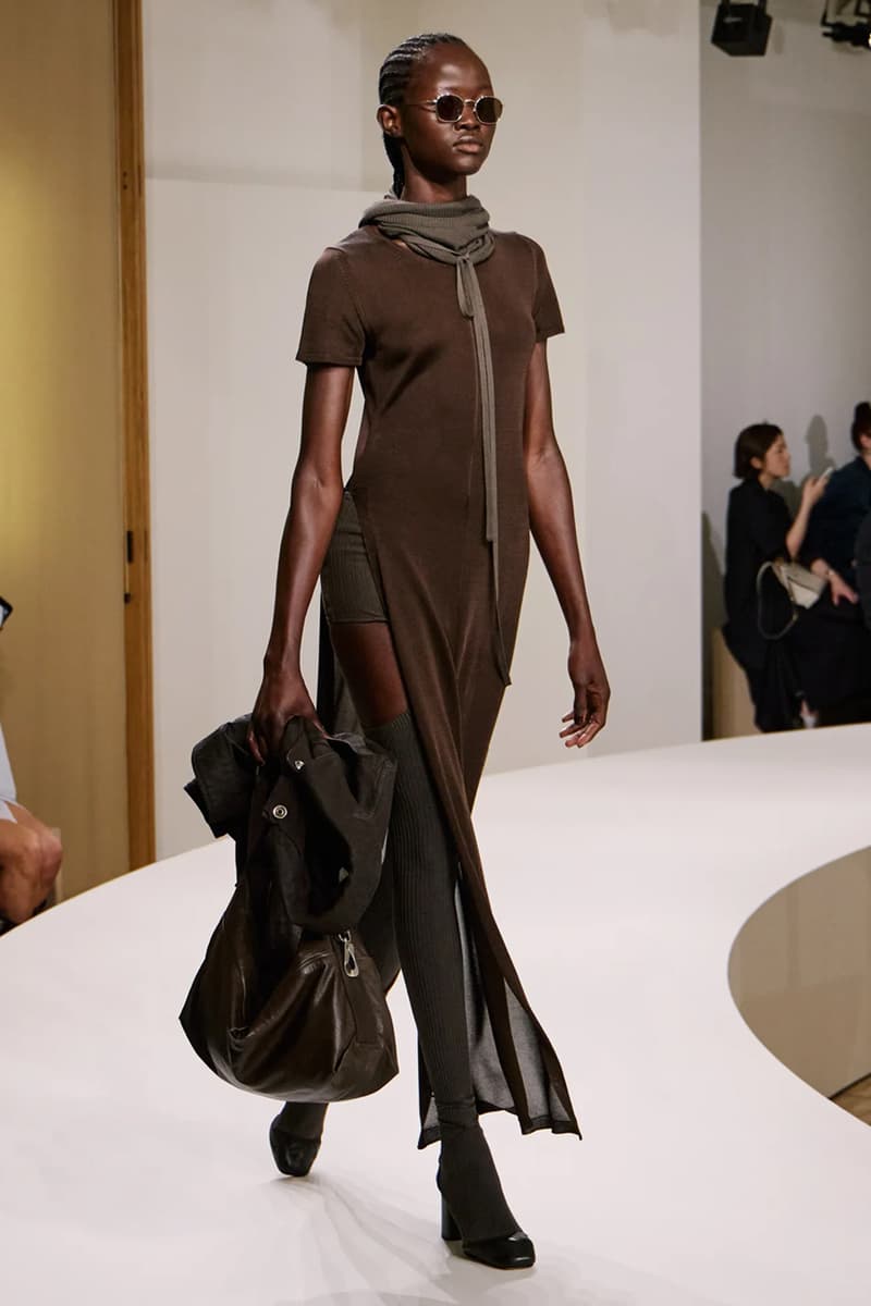 LEMAIRE 發佈 2025 春夏系列大秀