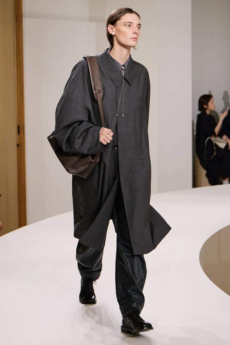 LEMAIRE 發佈 2025 春夏系列大秀