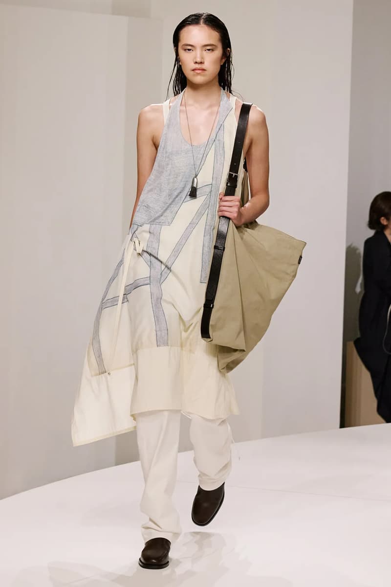 LEMAIRE 發佈 2025 春夏系列大秀