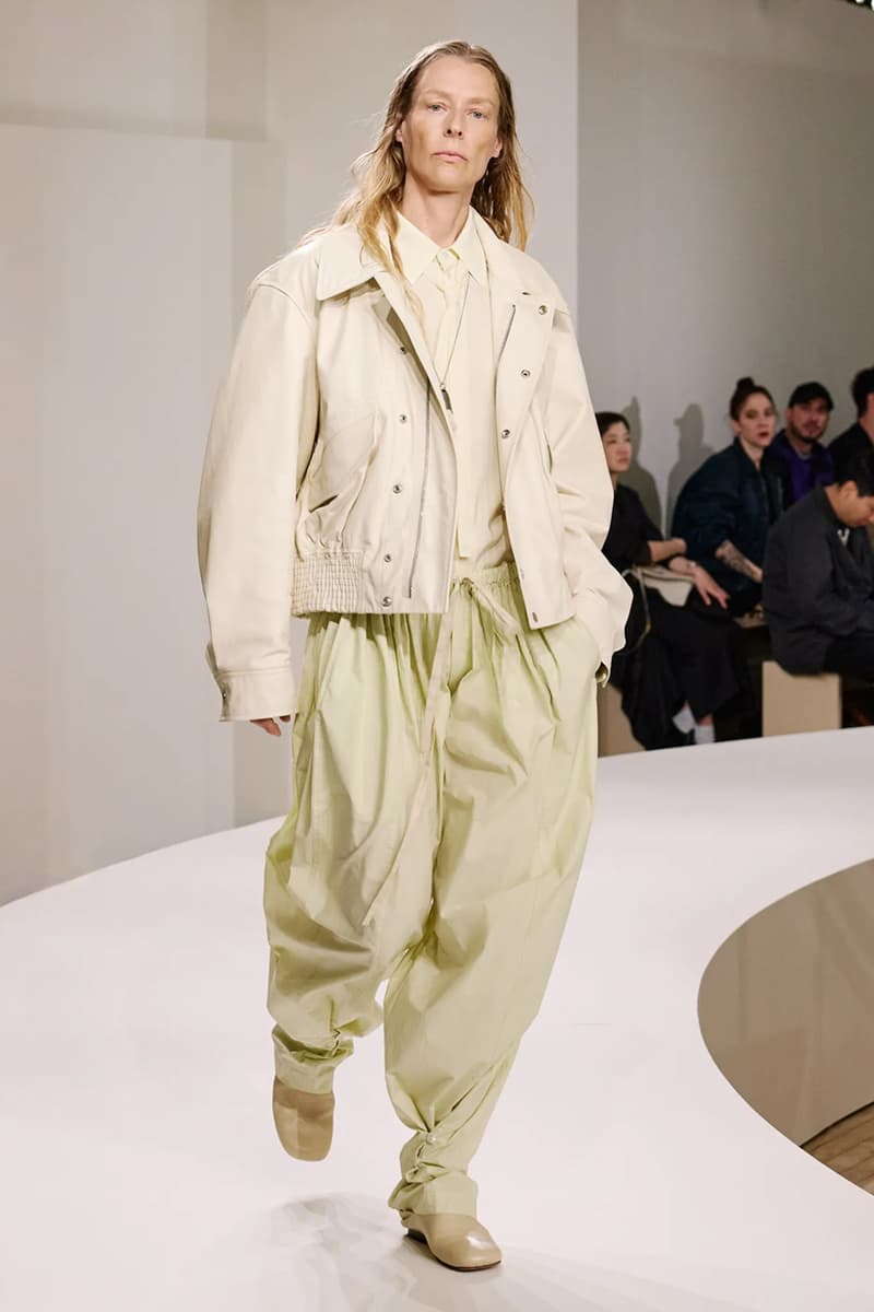 LEMAIRE 發佈 2025 春夏系列大秀