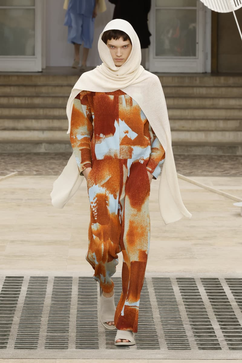 HOMME PLISSÉ ISSEY MIYAKE 發佈 2025 春夏系列大秀