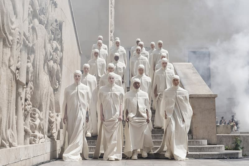 Rick Owens 2025 春夏系列大秀「Hollywood」登場