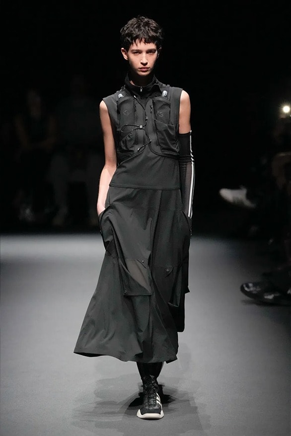Y-3 2025 春夏系列大秀登場