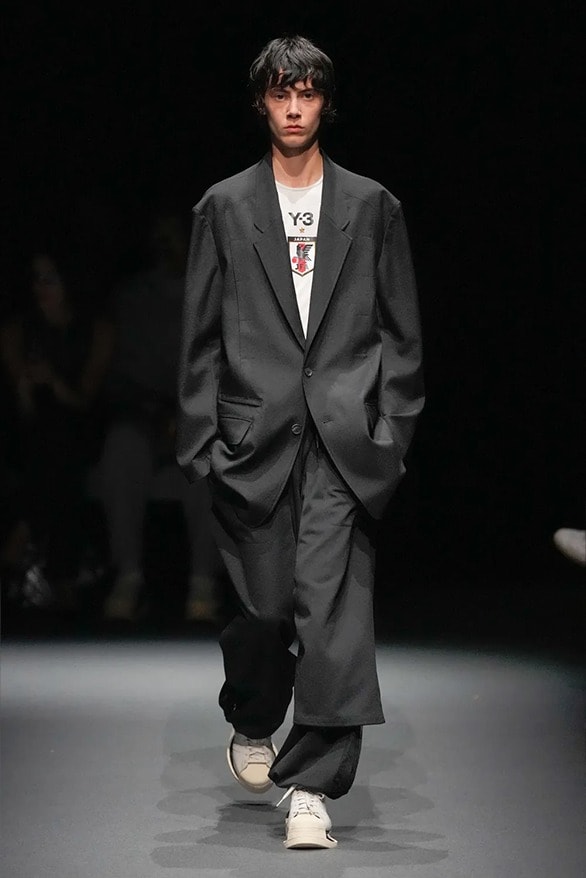 Y-3 2025 春夏系列大秀登場