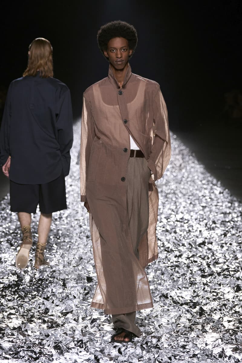 Dries Van Noten 发布 2025 春夏男装系列
