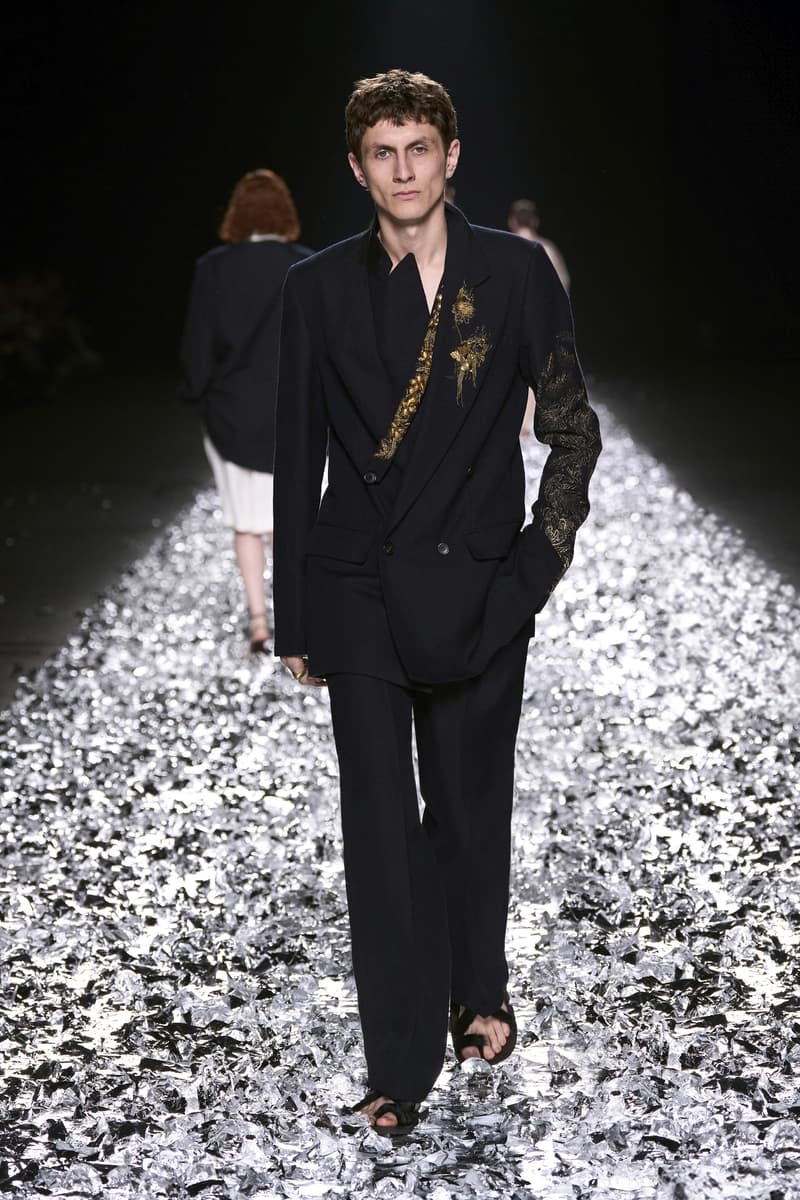 Dries Van Noten 发布 2025 春夏男装系列