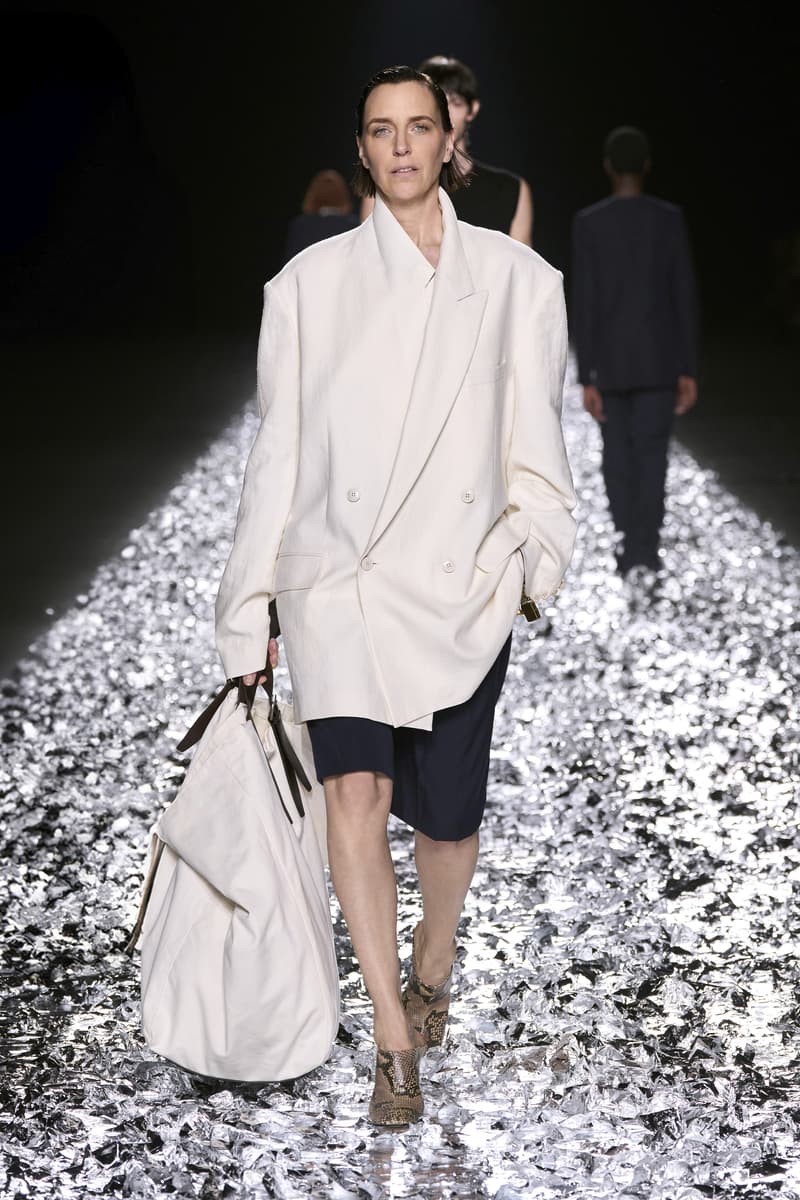 Dries Van Noten 发布 2025 春夏男装系列