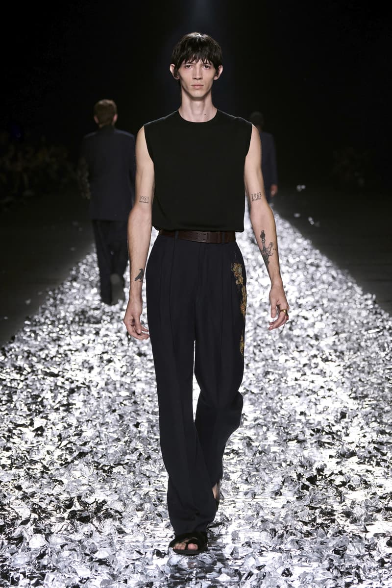 Dries Van Noten 发布 2025 春夏男装系列