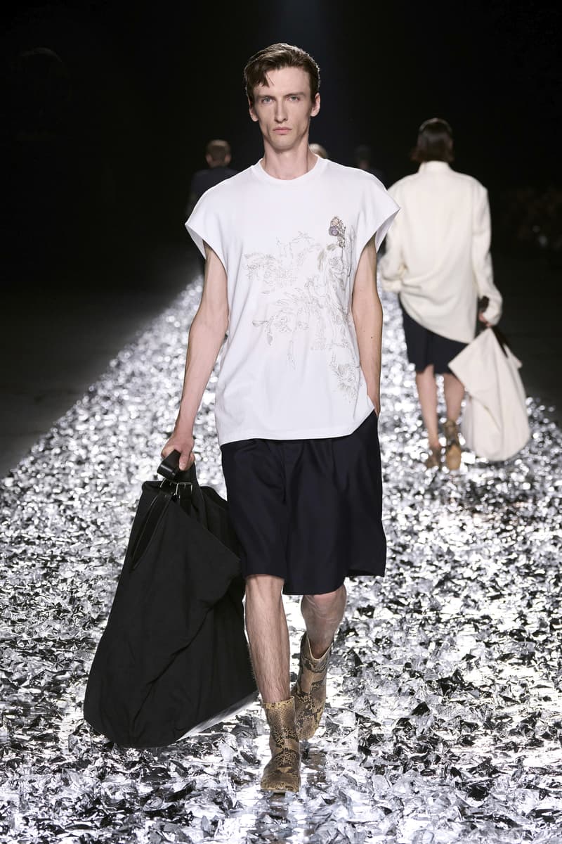 Dries Van Noten 发布 2025 春夏男装系列