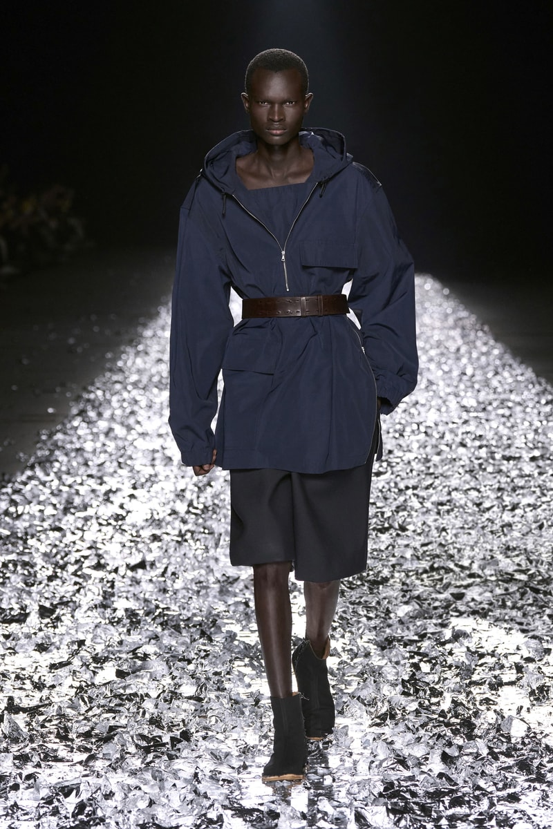Dries Van Noten 发布 2025 春夏男装系列