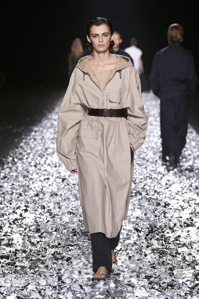 Dries Van Noten 发布 2025 春夏男装系列