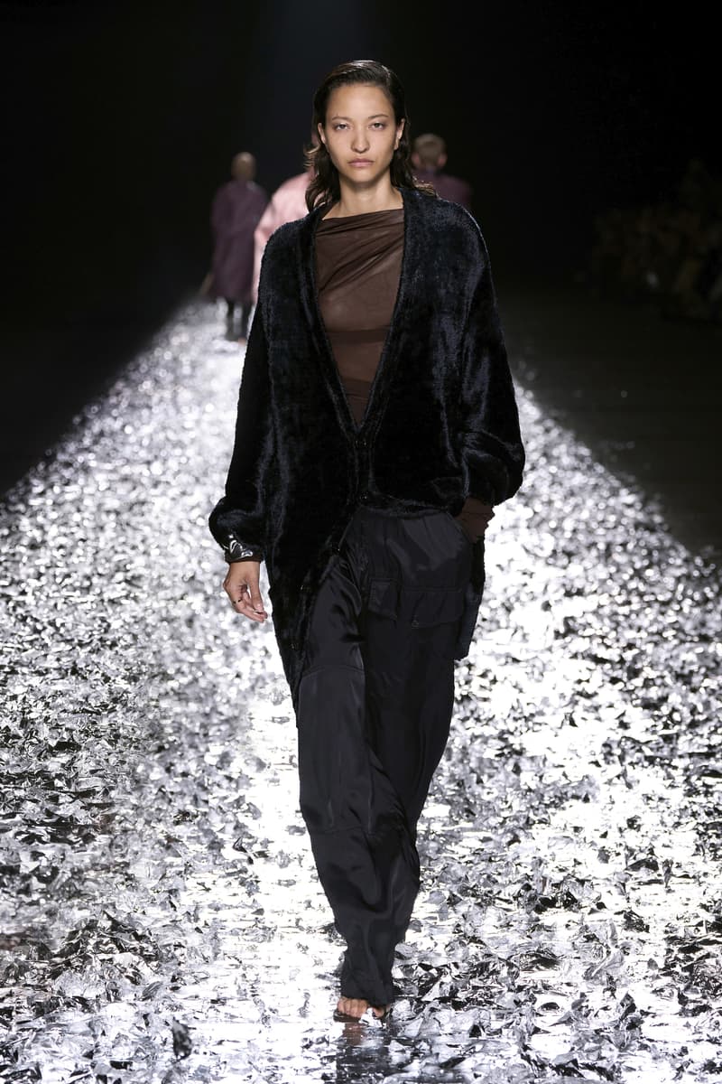 Dries Van Noten 发布 2025 春夏男装系列