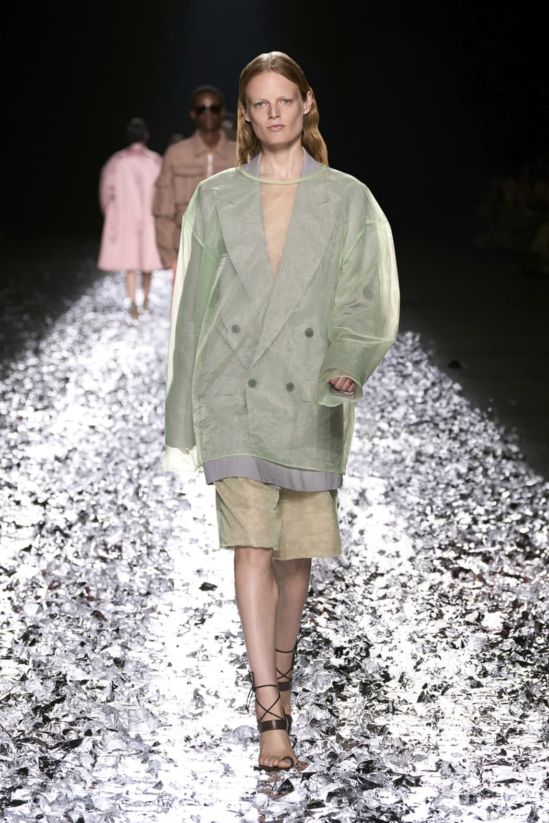 Dries Van Noten 发布 2025 春夏男装系列