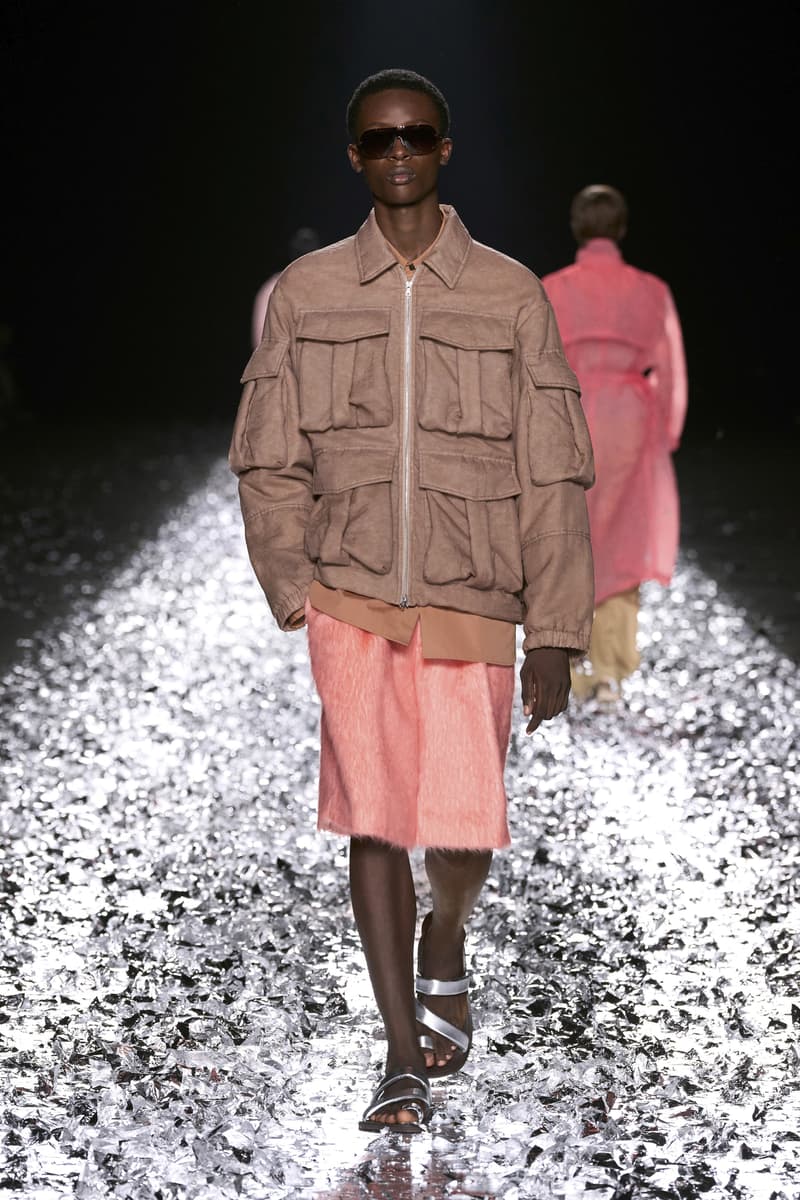 Dries Van Noten 发布 2025 春夏男装系列