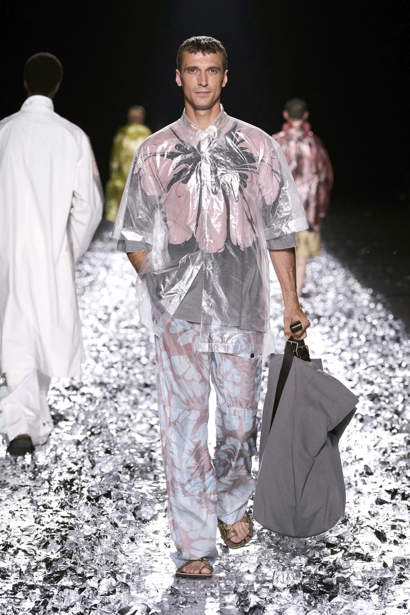Dries Van Noten 发布 2025 春夏男装系列