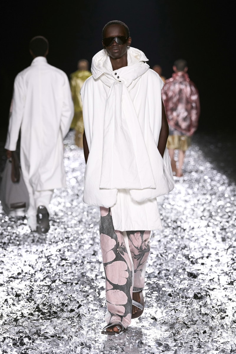 Dries Van Noten 发布 2025 春夏男装系列