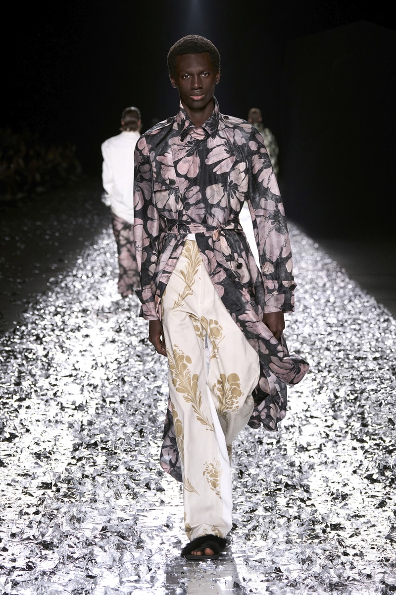 Dries Van Noten 发布 2025 春夏男装系列