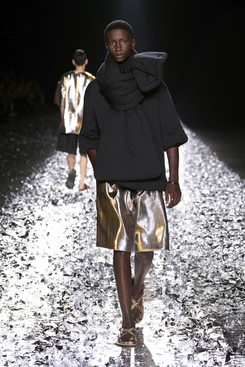 Dries Van Noten 发布 2025 春夏男装系列