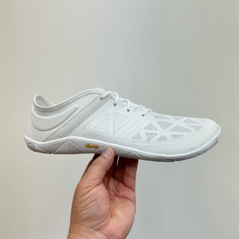 Junya Watanabe MAN x New Balance MINIMUS UX200L 最新聯名鞋款率先亮相