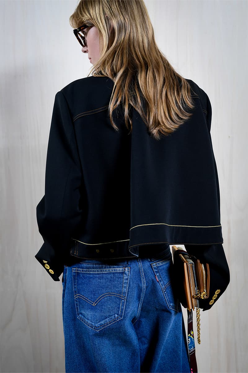 sacai 2025 春夏系列大秀登場