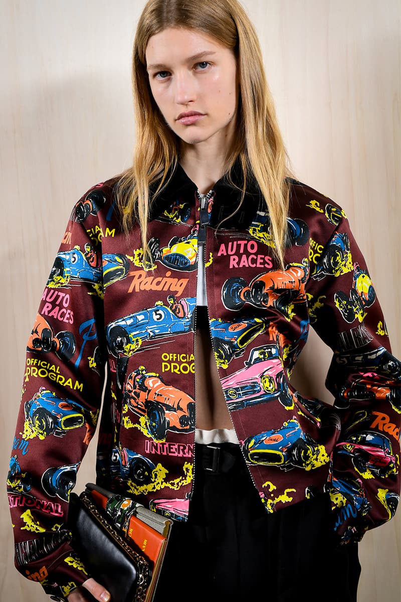 sacai 2025 春夏系列大秀登場