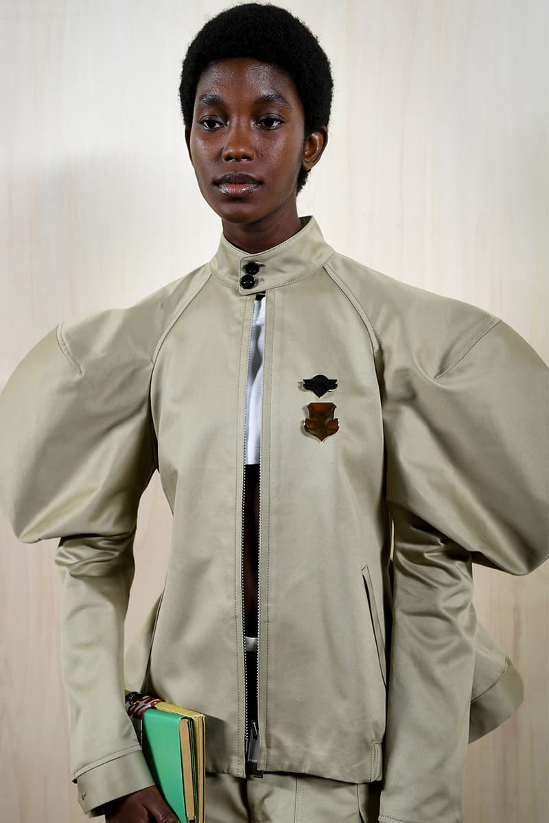 sacai 2025 春夏系列大秀登場