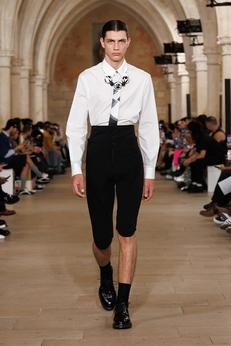 WOOYOUNGMI 發佈 2025 春夏系列大秀