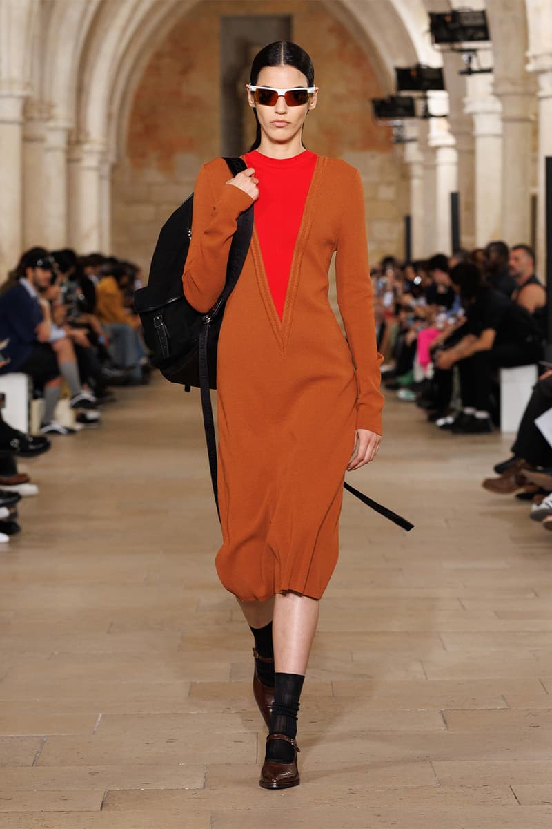 WOOYOUNGMI 發佈 2025 春夏系列大秀