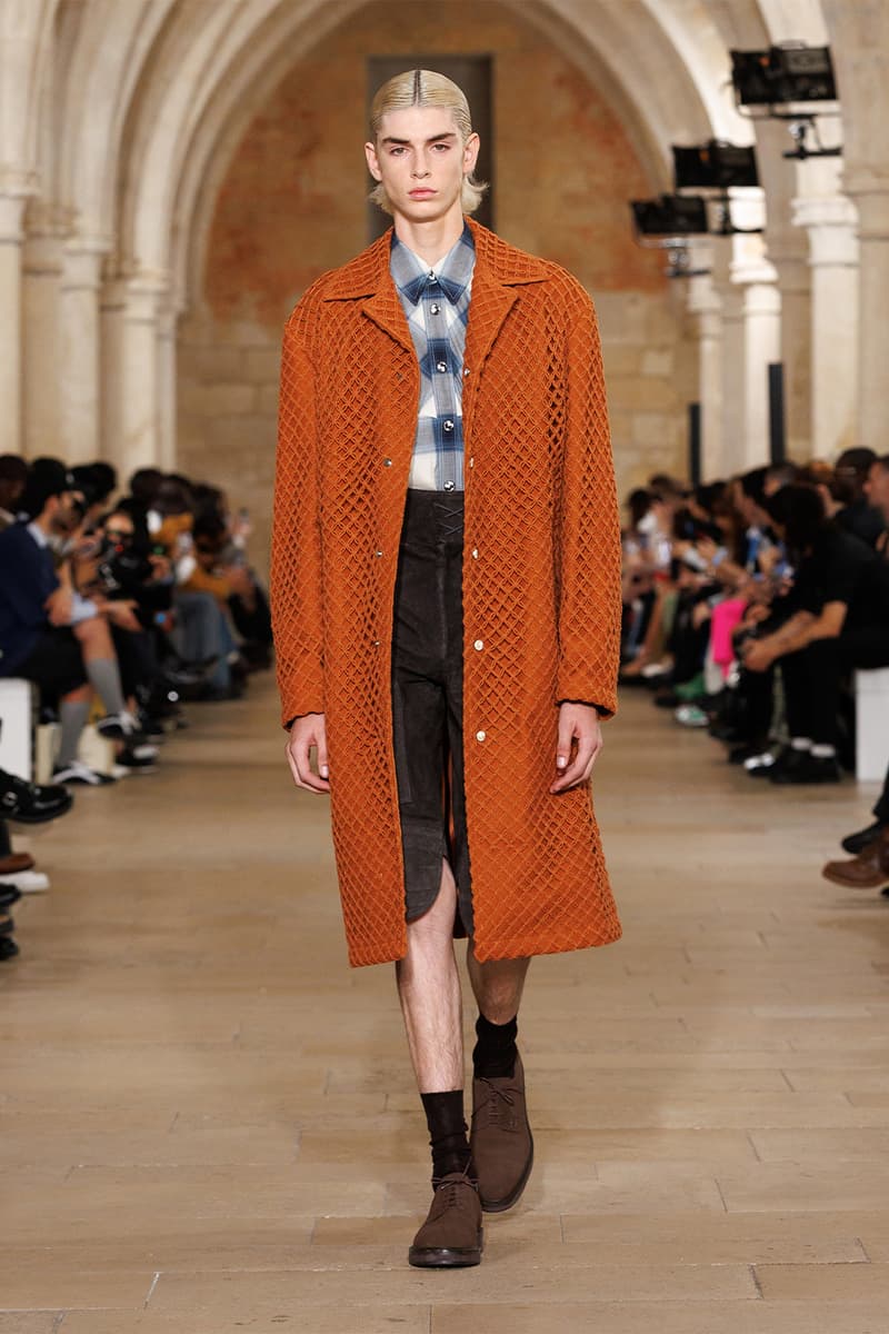 WOOYOUNGMI 發佈 2025 春夏系列大秀