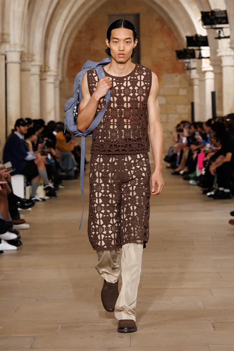 WOOYOUNGMI 發佈 2025 春夏系列大秀