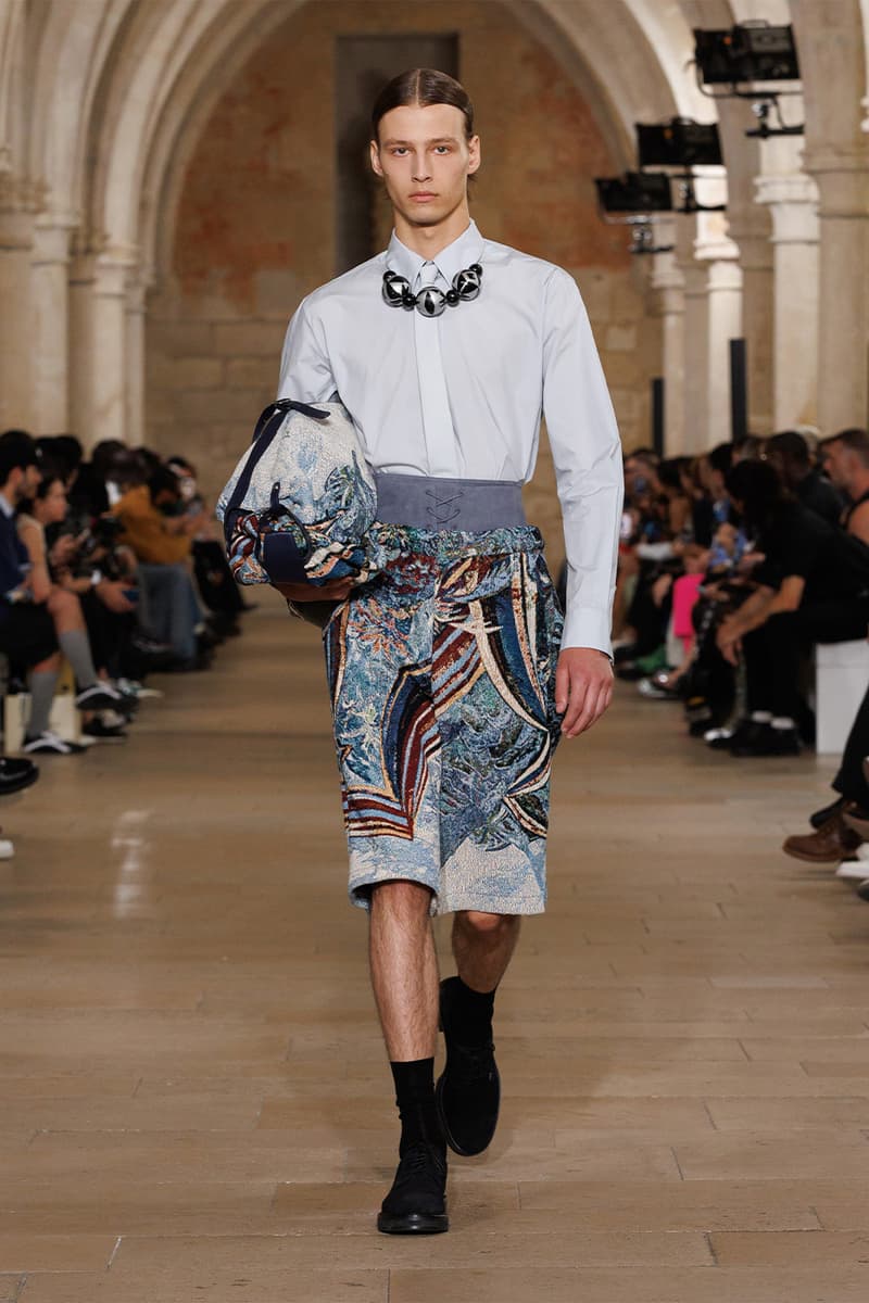 WOOYOUNGMI 發佈 2025 春夏系列大秀