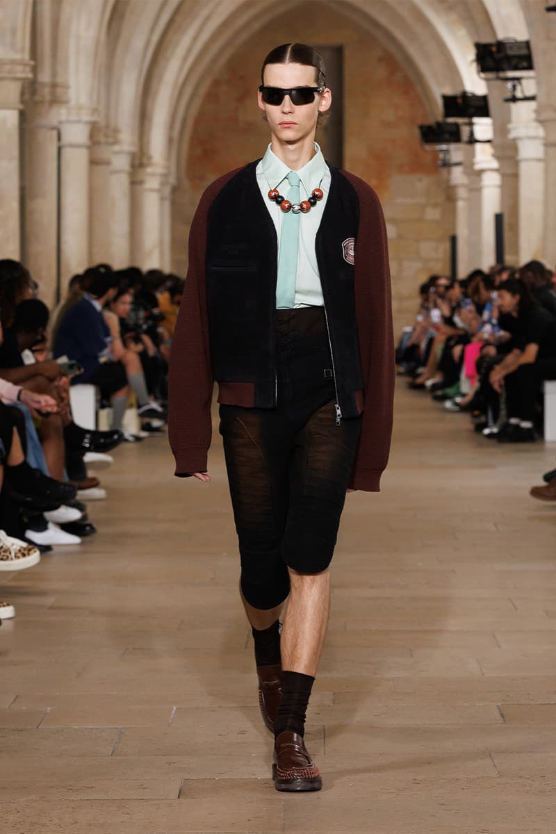 WOOYOUNGMI 發佈 2025 春夏系列大秀