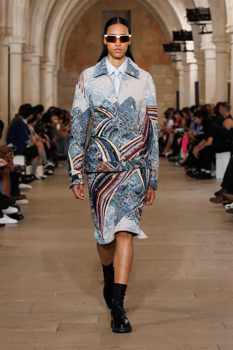 WOOYOUNGMI 發佈 2025 春夏系列大秀