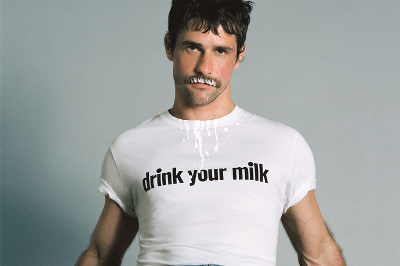 LOEWE 攜手演員 Jonathan Bailey 推出全新聯名服飾