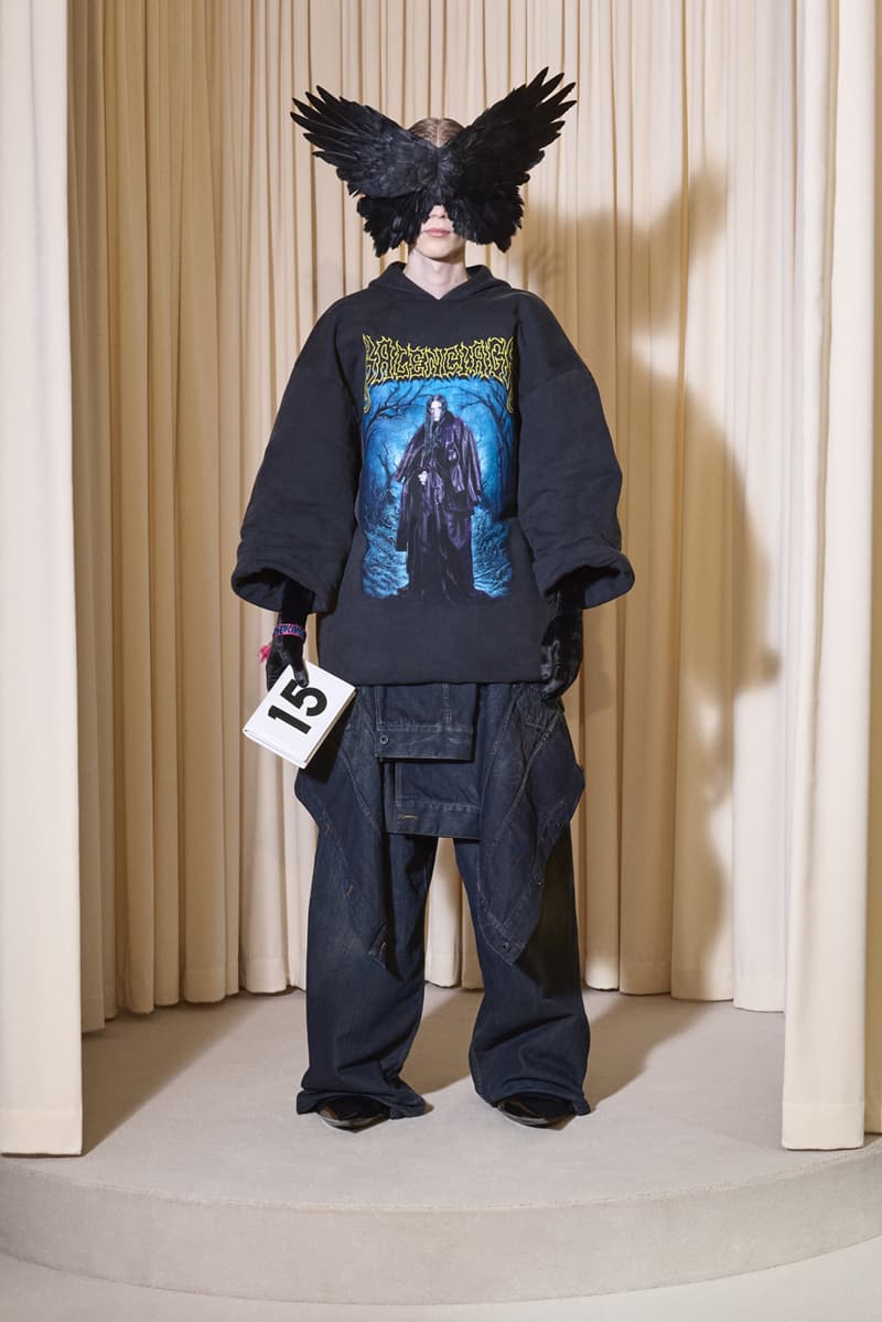 Balenciaga 發佈第 53 季高級訂製時裝大秀