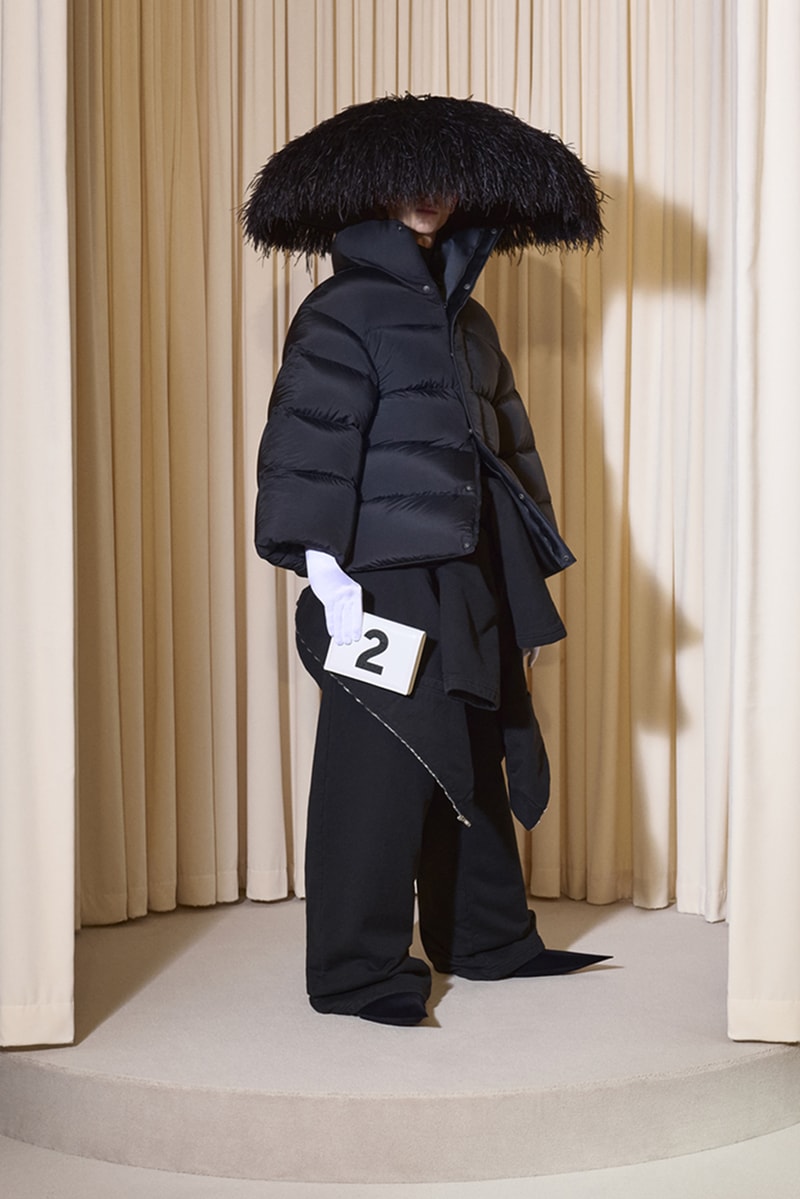 Balenciaga 發佈第 53 季高級訂製時裝大秀