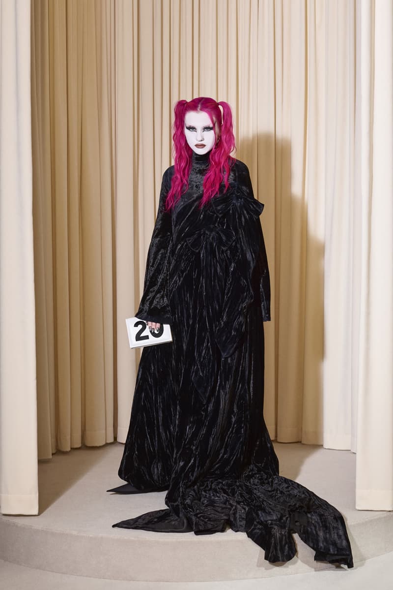 Balenciaga 發佈第 53 季高級訂製時裝大秀