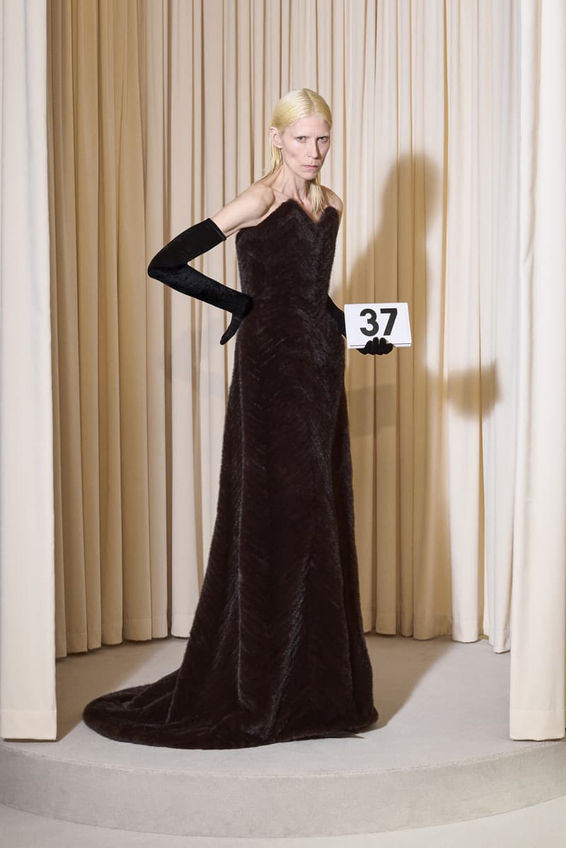 Balenciaga 發佈第 53 季高級訂製時裝大秀