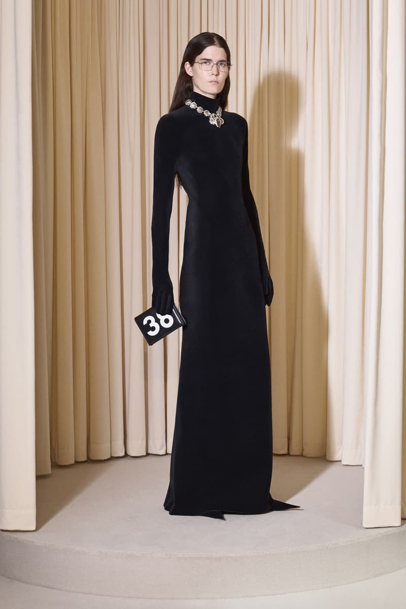 Balenciaga 發佈第 53 季高級訂製時裝大秀