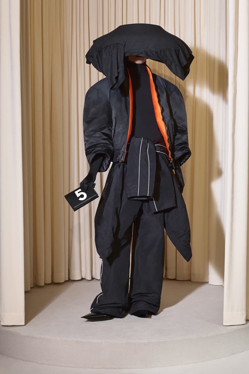 Balenciaga 發佈第 53 季高級訂製時裝大秀