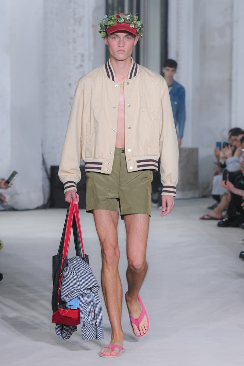 M A S U 2025 春夏系列大秀「Garayish Tale」登場