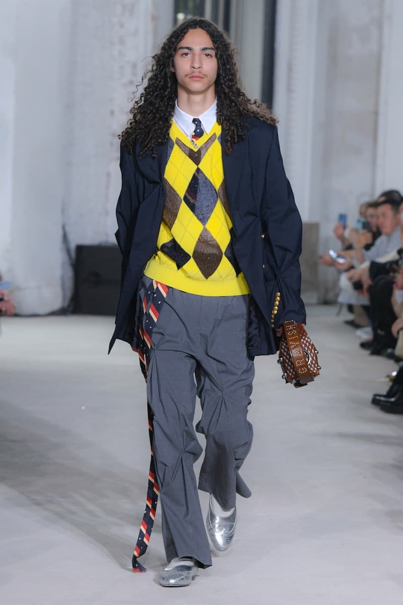 M A S U 2025 春夏系列大秀「Garayish Tale」登場