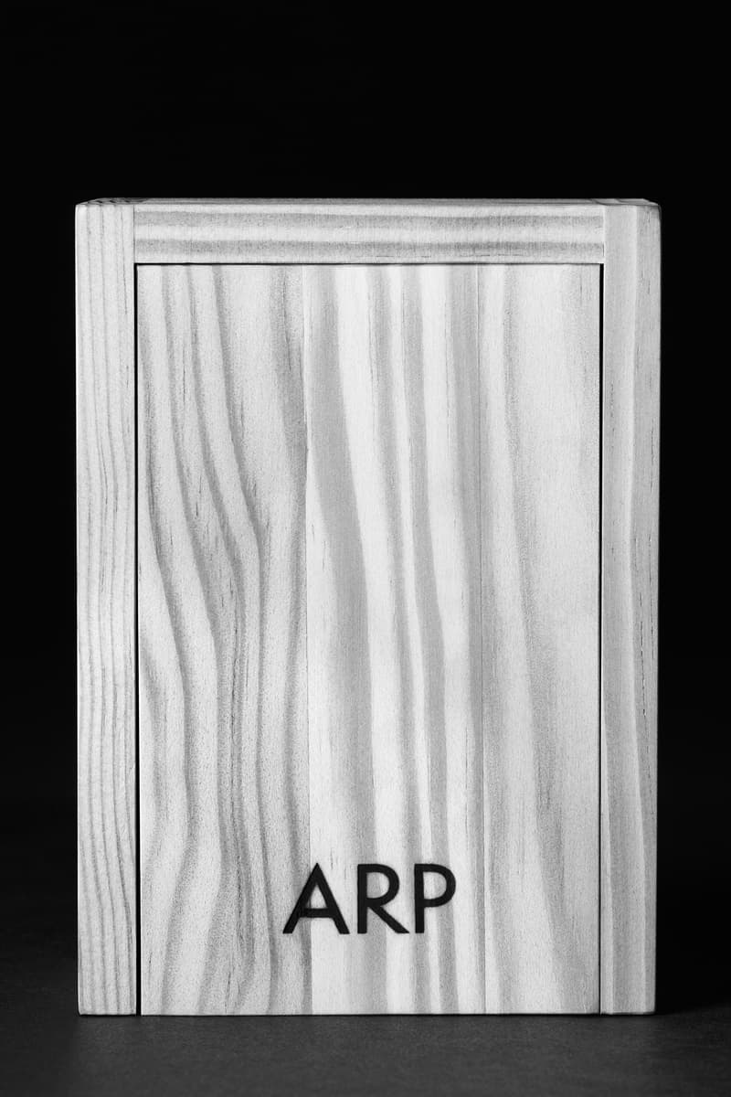 CELINE 携手 ARP 基金会推出《JEAN ARP》珠宝饰品