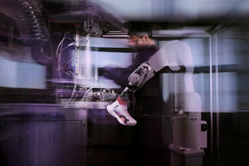 On 发布高性能鞋面喷织科技 LightSpray™