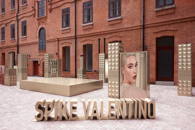 走进 VALENTINO「未来金」铆钉之城