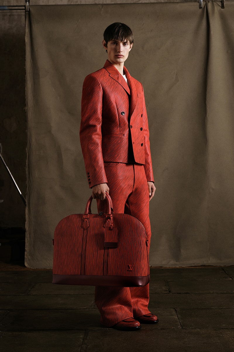 Louis Vuitton 创意总监 Pharrell Williams 释出其首次设计的秋冬男装系列单品